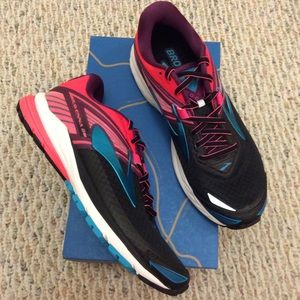 🆕 BROOKS Ravenna running shoes- size 8.5